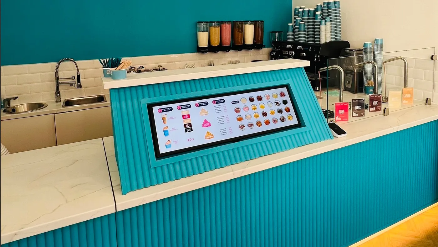 28 & 37-inch Stretched Bar Displays